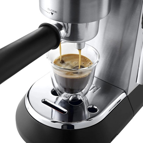 DeLonghi Dedica EC 685.M E.S.E. espressomasin – hõbedane