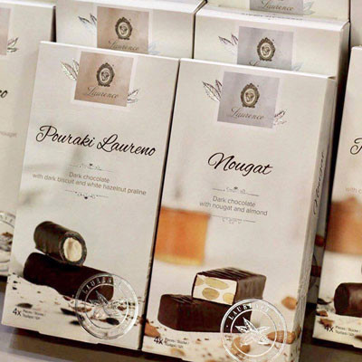 Dark chocolate with dark biscuit and white hazelnut praline Laurence Pouraki Laureno, 4 x 30 g