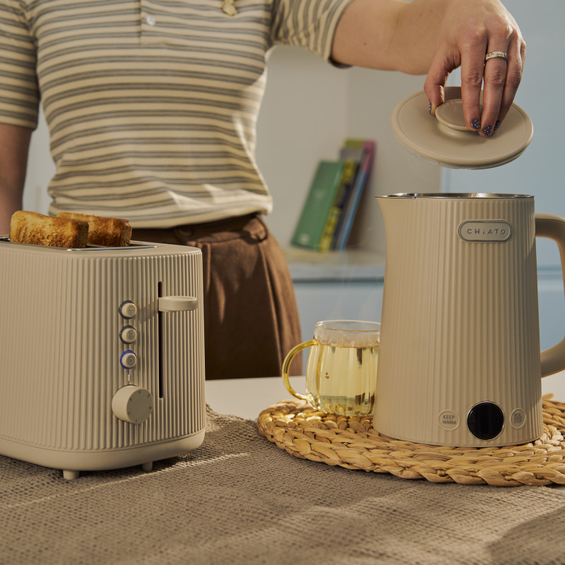 CHiATO Frühstücks-Set – heatPLAY Wasserkocher & toastPLAY Toaster – Heller Sand
