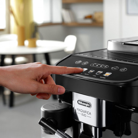 Używany ekspres ciśnieniowy DeLonghi Magnifica Evo ECAM 290.61.B – czarny