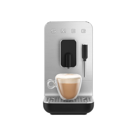 Smeg 50’s Retro Style Silver Black BCC02BLMEU Kaffeevollautomat – Schwarz