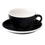 Cappuccino-kopp med ett underlägg Loveramics ”Egg Black”
