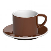 Cappuccino-kopp med ett underlägg Loveramics ”Bond Brown”