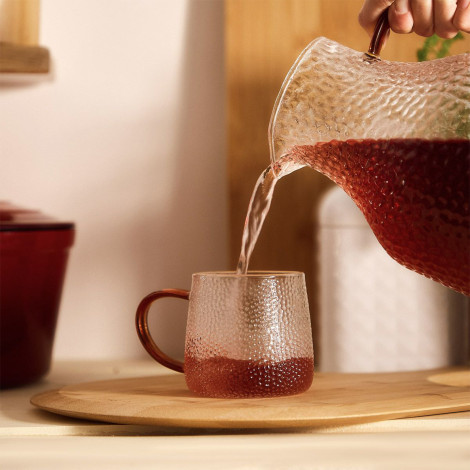 Glas mit Henkel Homla AMBER Red, 350 ml
