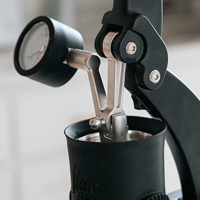 Flair 58x svirtinis espresso kavos aparatas, atnaujintas – juodas