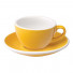 Platt vit kopp med ett underlägg Loveramics “Egg Yellow”