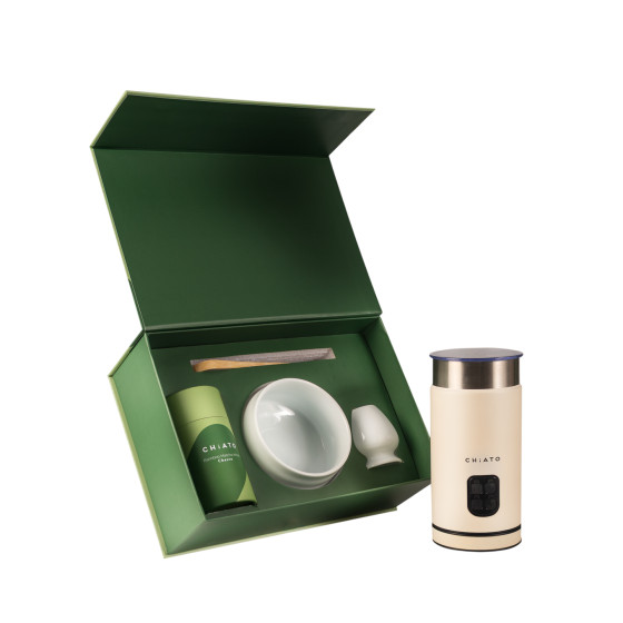 Spieniacz do mleka CHiATO milkPLAY i zestaw do herbaty matcha Zen Pure White
