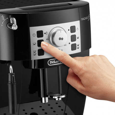 Używany ekspres do kawy DeLonghi Magnifica S ECAM 22.112.B – czarny