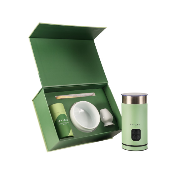 Spieniacz do mleka CHiATO milkPLAY i zestaw do herbaty matcha Zen Pure White